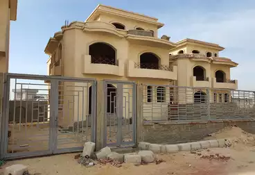 فلل للبيع - 6 غرف