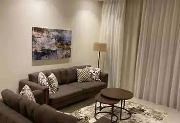 شقة بحديقة للإيجار - 2 غرف - بالدور 1