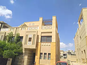 توين هاوس للبيع - 5 غرف