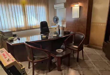 عيادات للإيجار - 2 غرف - بالدور 4