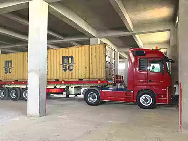 مصنع للإيجار