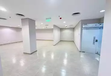 مقر إداري للإيجار - 4 غرف - بالدور 2