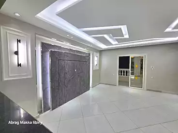 شقق للبيع - 3 غرف - بالدور 8