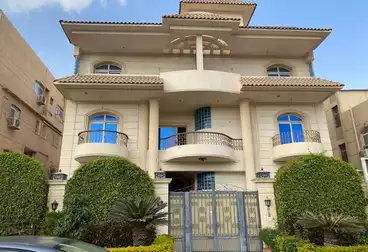 عقارات للبيع - 6 غرف