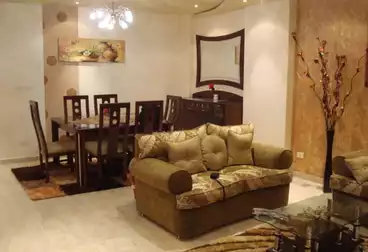 شقة بحديقة للإيجار - 2 غرف - بالدور 0