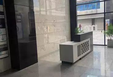 مقر إداري للإيجار - 15 غرف - بالدور 2