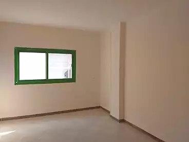 في شارع الاستاد، الإستاد، 328 متر