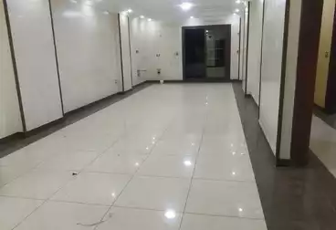 إداري للإيجار - 3 غرف - بالدور 3