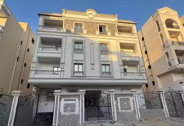 شقق للبيع - 3 غرف - بالدور 0