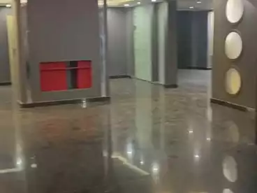 مكاتب للإيجار - 3 غرف - بالدور 3