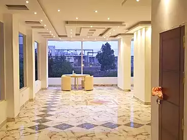 دور كامل إداري للإيجار - 3 غرف - بالدور 1