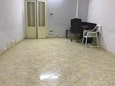 غرفة في مكتب للإيجار - بالدور 0