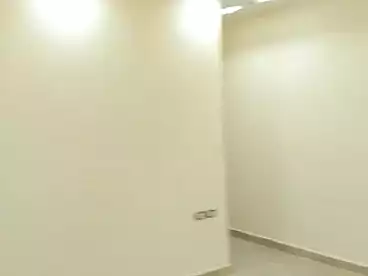 شقق للإيجار - 2 غرف - بالدور 0