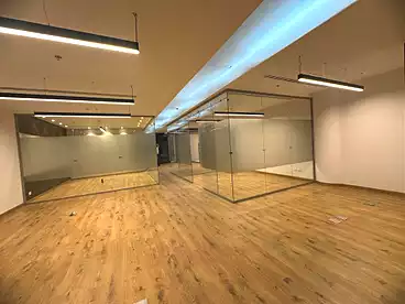 Administrative For rent - 5 rooms - floor 1
