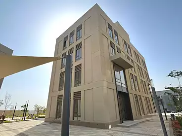 مكاتب للإيجار - 1 غرف - بالدور 1
