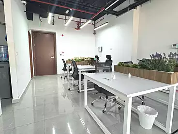 إداري للإيجار - 1 غرف - بالدور 1