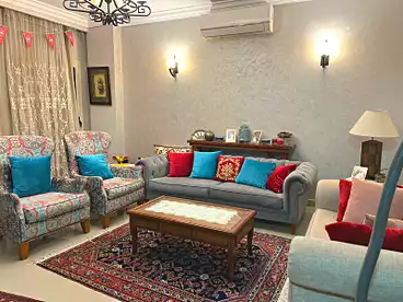 شقة بحديقة للبيع - 2 غرف - بالدور 1