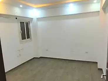 إداري للإيجار - 3 غرف - بالدور 3