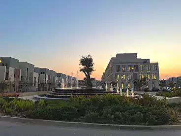 مبنى إداري للإيجار - 5 غرف