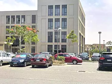 مكاتب للإيجار - 1 غرف - بالدور 1