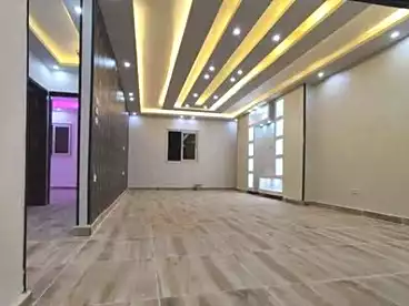 شقق للإيجار - 3 غرف - بالدور 0