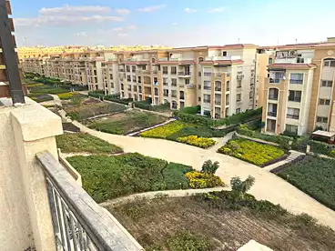 شقق للبيع - 3 غرف - بالدور 1