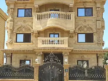 عقارات للبيع - 9 غرف