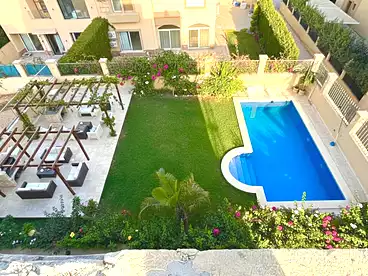 فلل للبيع - 6 غرف