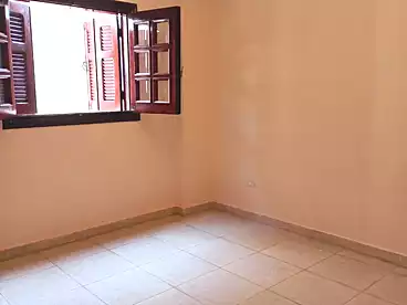 شقق للبيع - 4 غرف - بالدور 1