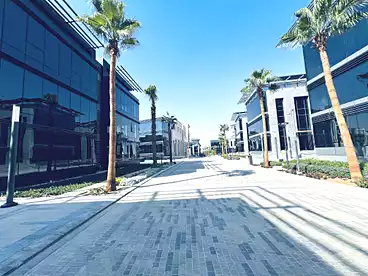 مبنى إداري للإيجار - 1 غرف