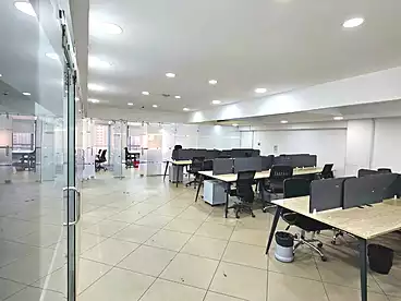 إداري للإيجار - 10 غرف - بالدور 6