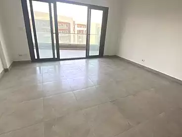 شقق للبيع - 3 غرف - بالدور 1