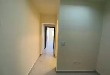 عيادات للإيجار - 2 غرف - بالدور 1