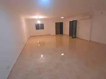 شقق للإيجار - 3 غرف - بالدور 0