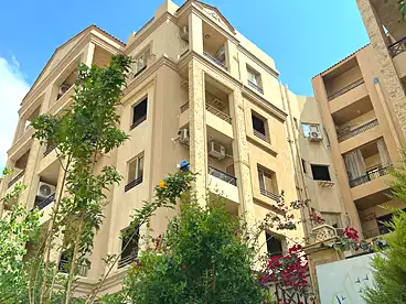 شقق للبيع - 3 غرف - بالدور 0
