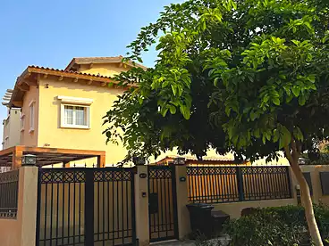 تاون هاوس للبيع - 2 غرف
