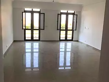 شقق للإيجار - 3 غرف - بالدور 1