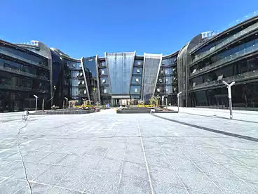 مقر إداري للإيجار - 14 غرف - بالدور 2