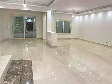 توين هاوس للإيجار - 4 غرف