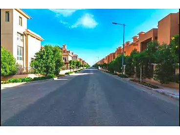 شقة بحديقة للبيع - 3 غرف - بالدور 0