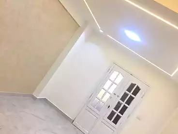 شقق للبيع - 3 غرف - بالدور 8