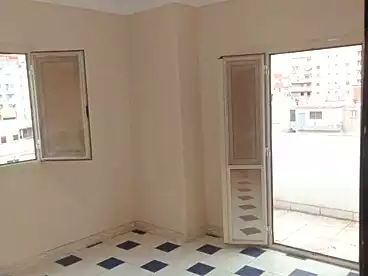 شقق للبيع في شارع كفر العجمي، البيطاش، 100 متر