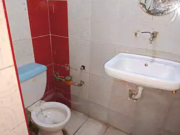 Shops For rent in El-Sebaey St., Miami, 20 sqm