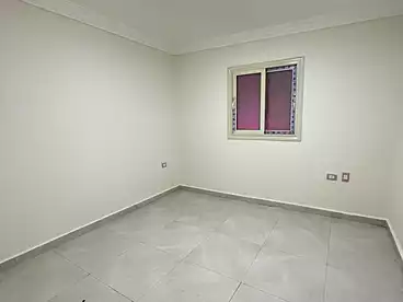 شقق للبيع - 3 غرف - بالدور 1