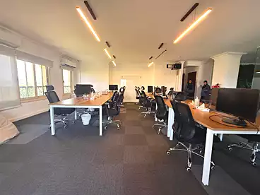 Offices For rent - 7 rooms - floor 7