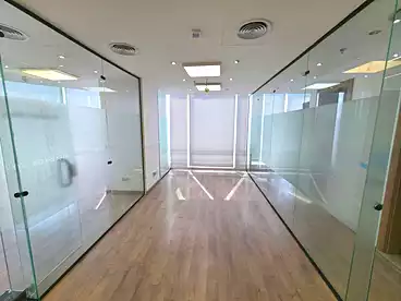 مقر إداري للإيجار - بالدور 0