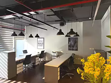 مكاتب للإيجار - 4 غرف - بالدور 2