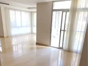 دوبلكس للإيجار - 4 غرف - بالدور 0