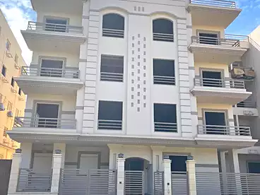 Apartments For sale in American University Housing District, New Cairo - 5th Settlement, 237 sqm
