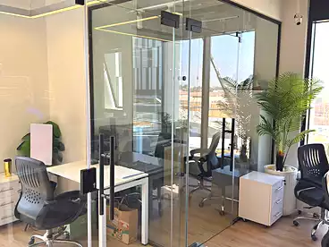 مكاتب للإيجار في جاردن ريزيدنس هايد بارك، كمبوند بالتجمع الخامس، 135 متر